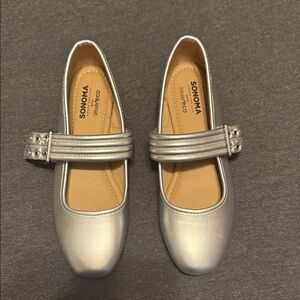 Sonoma Silver Flats with Stylish Strap